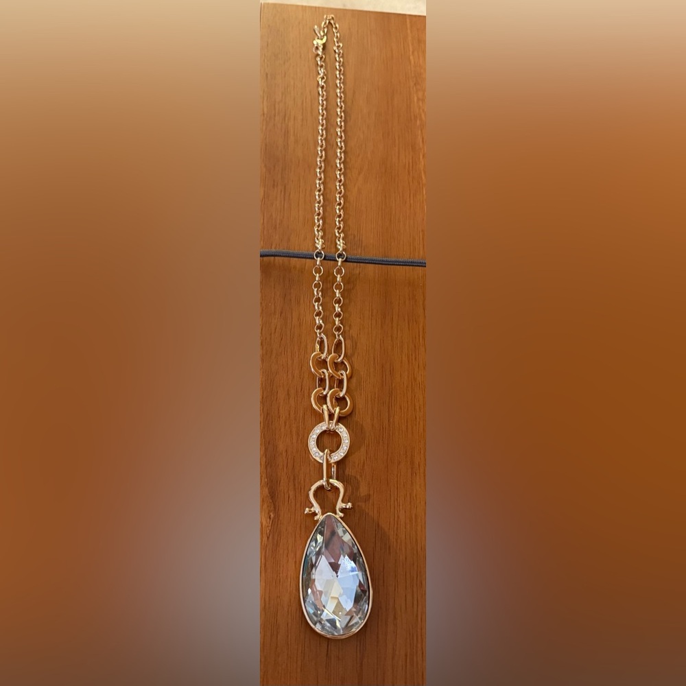 Elegant Gold and Silver Teardrop Necklace